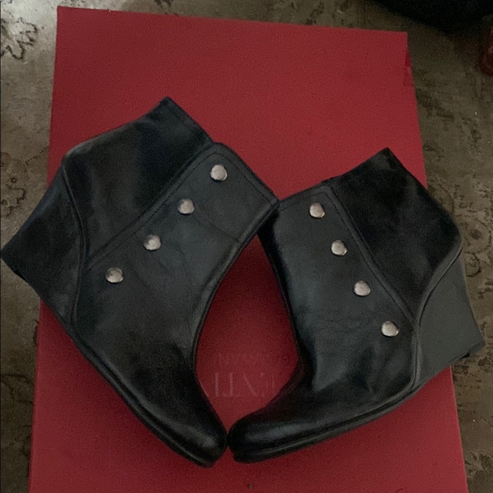 Aerosoles Black Silver Studs Platform Boots